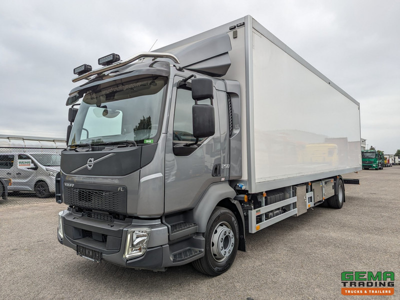 Volvo FL 250 4x2 Dagcab Euro6 - Camper/Kantoor - NIEUW - Toilet - Airco's - Verwarming - Φορτηγό: φωτογραφία 1 Volvo FL 250 4x2 Dagcab Euro6 - Camper/Kantoor - NIEUW - Toilet - Airco's - Verwarming - Φορτηγό: φωτογραφία 1