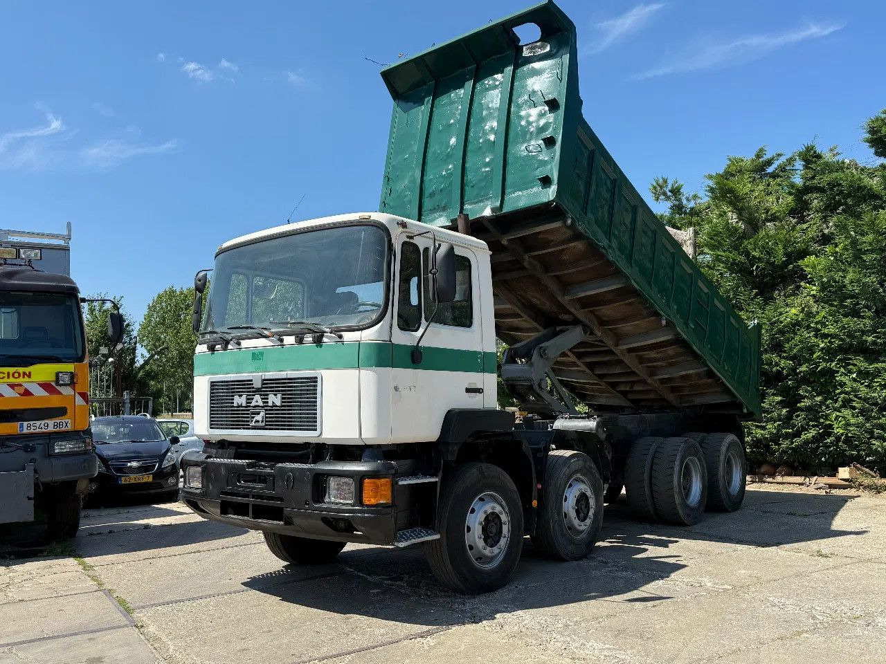 MAN 35.372 8X4 Tipper Spring/Spring ZF Manual Gear E - Φορτηγό ανατρεπόμενο: φωτογραφία 2 MAN 35.372 8X4 Tipper Spring/Spring ZF Manual Gear E - Φορτηγό ανατρεπόμενο: φωτογραφία 2
