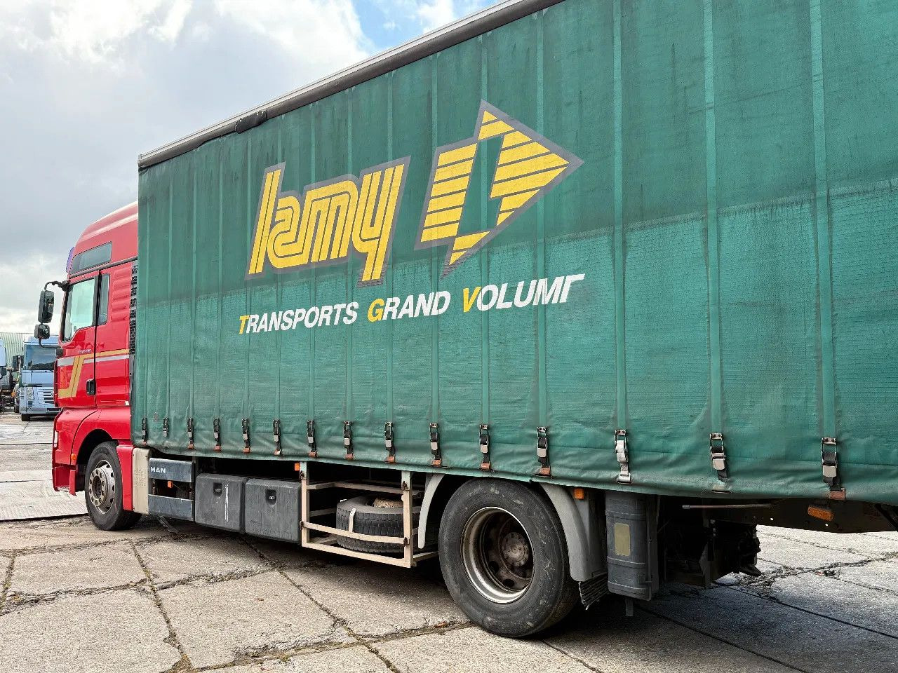 MAN TGA 18.440 4X2 BOX Spring/Air EURO3 Retarder ZF - Φορτηγό κόφα: φωτογραφία 3 MAN TGA 18.440 4X2 BOX Spring/Air EURO3 Retarder ZF - Φορτηγό κόφα: φωτογραφία 3