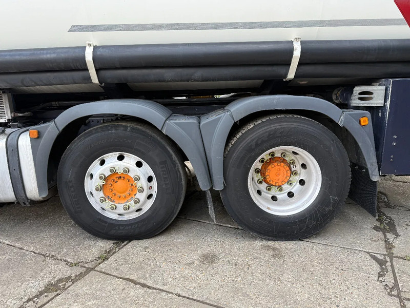 MAN TGA 26.430 6X2 Fuel Tank 21.000L 3 Comp + Pump D20 Engine - Φορτηγό βυτιοφόρο, Φορτηγό με γερανό: φωτογραφία 4 MAN TGA 26.430 6X2 Fuel Tank 21.000L 3 Comp + Pump D20 Engine - Φορτηγό βυτιοφόρο, Φορτηγό με γερανό: φωτογραφία 4