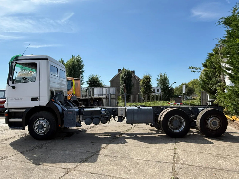 Mercedes-Benz Actros 2540 V6 6X2 Chassis Spring/Air Manual gearbox - Φορτηγό σασί: φωτογραφία 3 Mercedes-Benz Actros 2540 V6 6X2 Chassis Spring/Air Manual gearbox - Φορτηγό σασί: φωτογραφία 3