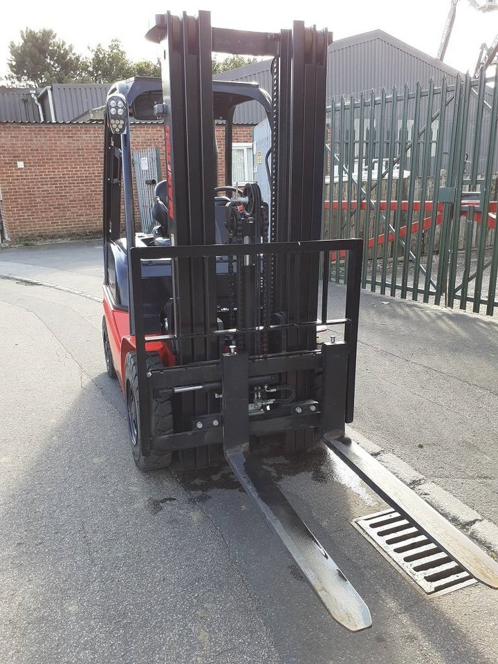Manitou MI 25 D - Πετρελαιοκίνητο περονοφόρο: φωτογραφία 3 Manitou MI 25 D - Πετρελαιοκίνητο περονοφόρο: φωτογραφία 3