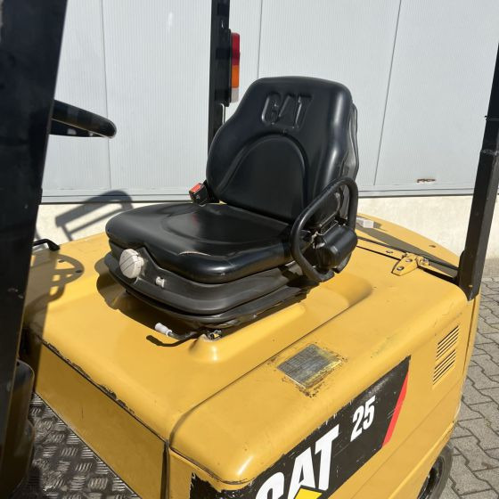 Caterpillar EP25K-PAC - Ηλεκτροκίνητο περονοφόρο: φωτογραφία 5 Caterpillar EP25K-PAC - Ηλεκτροκίνητο περονοφόρο: φωτογραφία 5