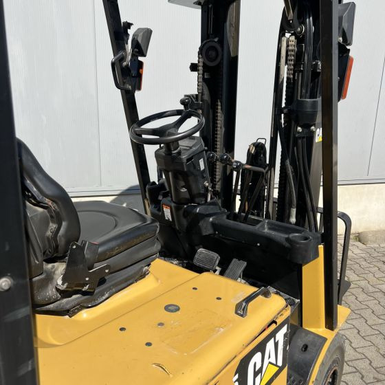 Caterpillar EP25K-PAC - Ηλεκτροκίνητο περονοφόρο: φωτογραφία 3 Caterpillar EP25K-PAC - Ηλεκτροκίνητο περονοφόρο: φωτογραφία 3