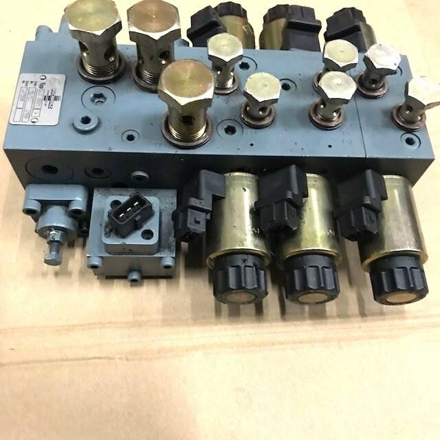 Hydraulic block for Caterpillar - Υδραυλική βαλβίδα για Ανυψωτικό μηχάνημα: φωτογραφία 4 Hydraulic block for Caterpillar - Υδραυλική βαλβίδα για Ανυψωτικό μηχάνημα: φωτογραφία 4