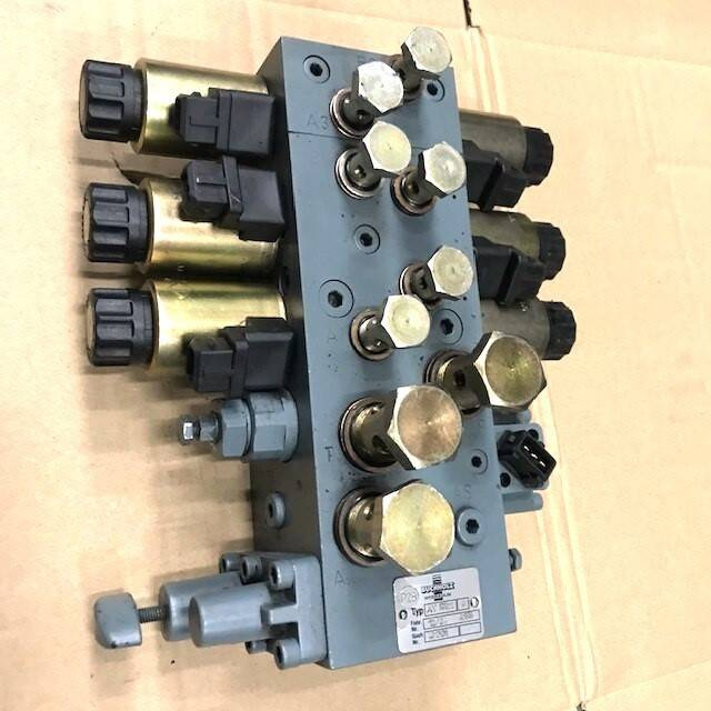 Hydraulic block for Caterpillar - Υδραυλική βαλβίδα για Ανυψωτικό μηχάνημα: φωτογραφία 3 Hydraulic block for Caterpillar - Υδραυλική βαλβίδα για Ανυψωτικό μηχάνημα: φωτογραφία 3