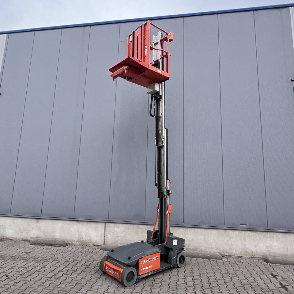 JLG Toucan Duo - Κάθετος ανελκυστήρας με κατάρτι: φωτογραφία 1 JLG Toucan Duo - Κάθετος ανελκυστήρας με κατάρτι: φωτογραφία 1