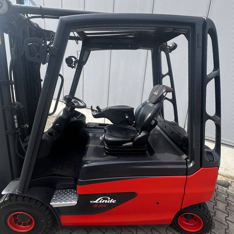 Linde E25L (387) - Ηλεκτροκίνητο περονοφόρο: φωτογραφία 3 Linde E25L (387) - Ηλεκτροκίνητο περονοφόρο: φωτογραφία 3