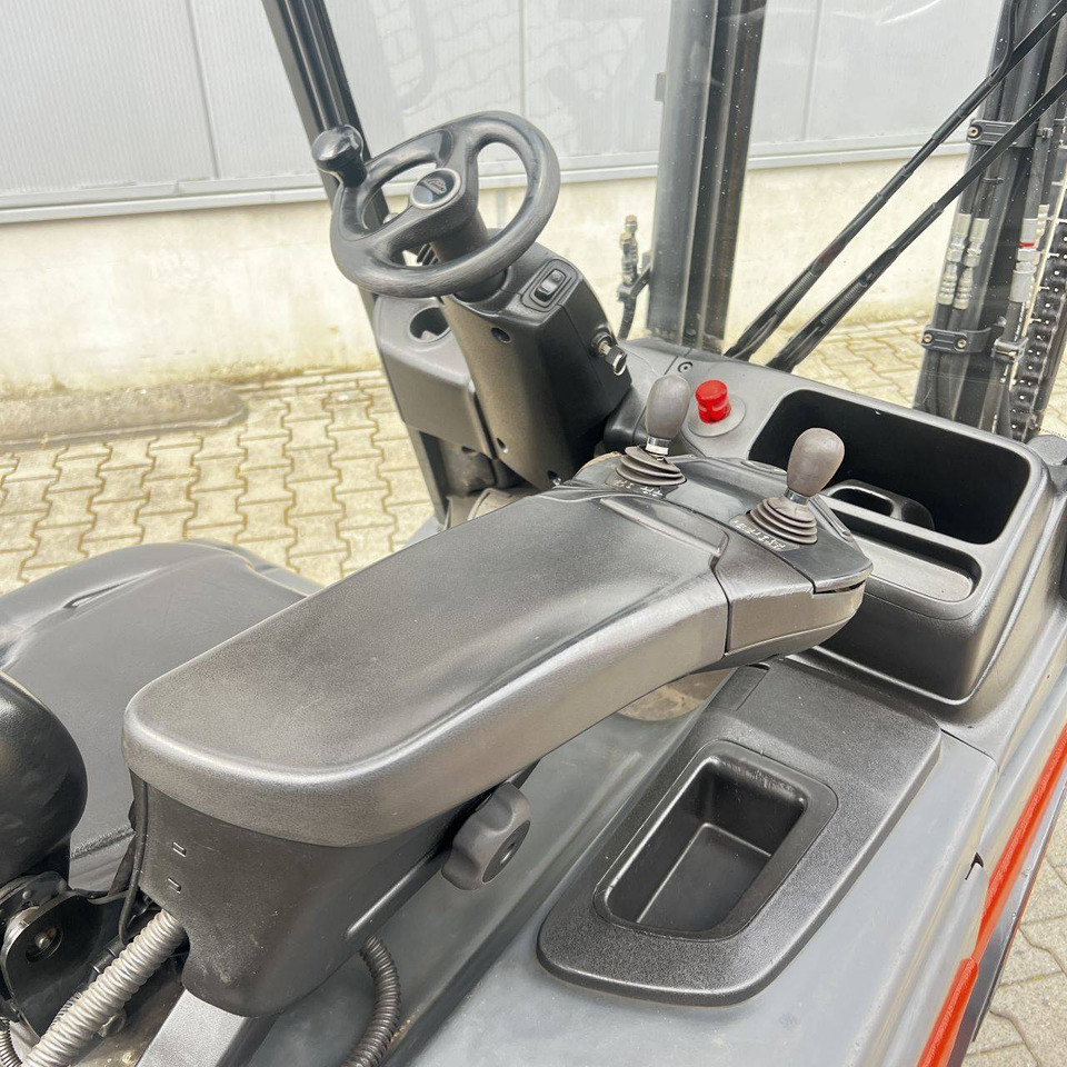 Linde E25L (387) - Ηλεκτροκίνητο περονοφόρο: φωτογραφία 3 Linde E25L (387) - Ηλεκτροκίνητο περονοφόρο: φωτογραφία 3