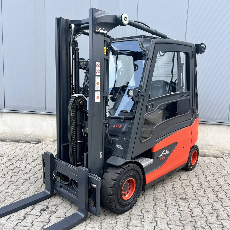 Linde E25L (387) - Ηλεκτροκίνητο περονοφόρο: φωτογραφία 1 Linde E25L (387) - Ηλεκτροκίνητο περονοφόρο: φωτογραφία 1