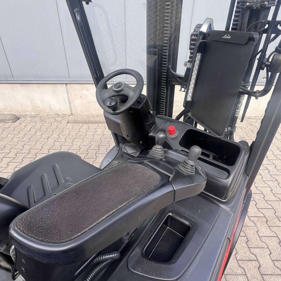 Linde E30 (387) - Ηλεκτροκίνητο περονοφόρο: φωτογραφία 3 Linde E30 (387) - Ηλεκτροκίνητο περονοφόρο: φωτογραφία 3