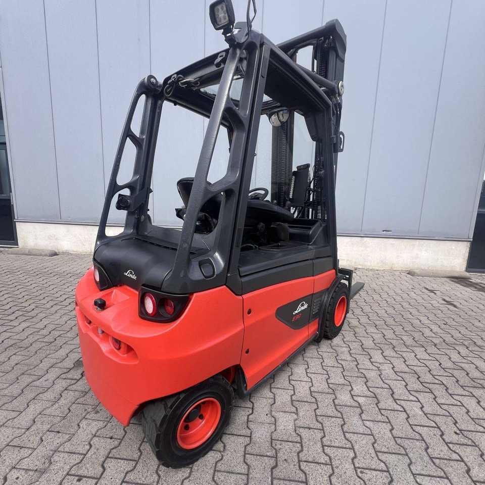 Linde E30 (387) - Ηλεκτροκίνητο περονοφόρο: φωτογραφία 2 Linde E30 (387) - Ηλεκτροκίνητο περονοφόρο: φωτογραφία 2