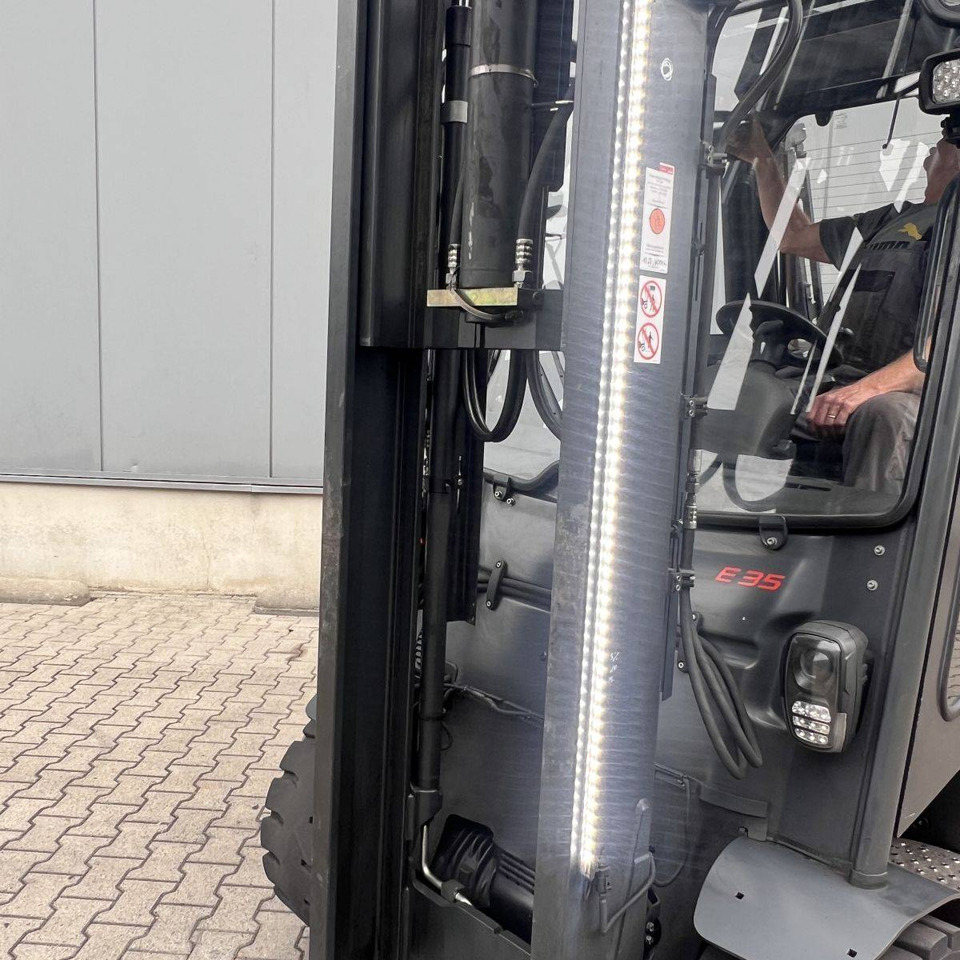 Ηλεκτροκίνητο περονοφόρο Linde E35/600H (388): φωτογραφία 15 Ηλεκτροκίνητο περονοφόρο Linde E35/600H (388): φωτογραφία 15