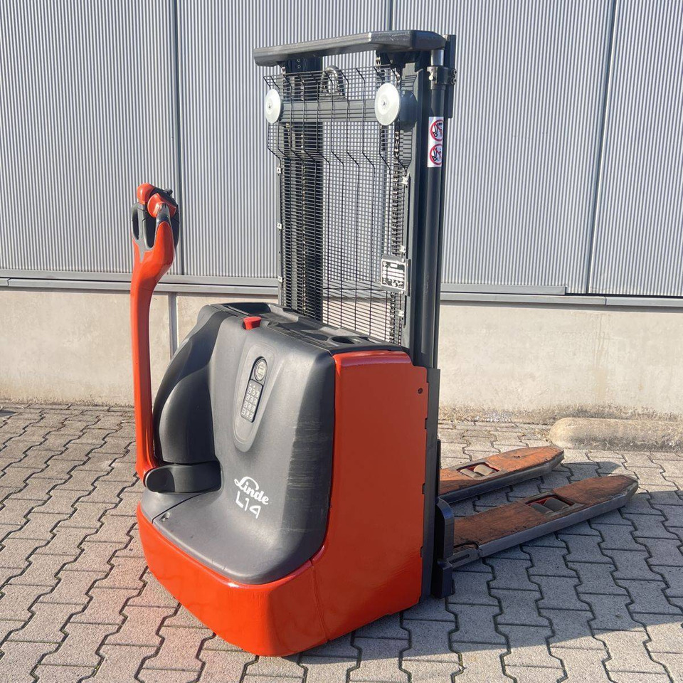 Linde L14C (1169) - Μηχάνημα στοίβαξης: φωτογραφία 1 Linde L14C (1169) - Μηχάνημα στοίβαξης: φωτογραφία 1