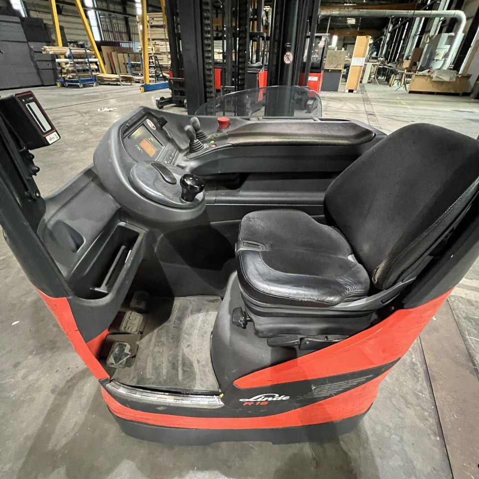 Linde R16HD (1120) - Ανυψωτικό στενών δρόμων: φωτογραφία 4 Linde R16HD (1120) - Ανυψωτικό στενών δρόμων: φωτογραφία 4