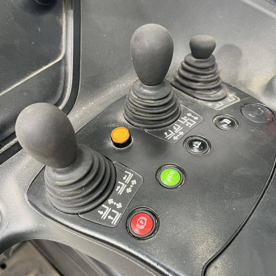 Linde R20 HD (1120) - Ανυψωτικό στενών δρόμων: φωτογραφία 4 Linde R20 HD (1120) - Ανυψωτικό στενών δρόμων: φωτογραφία 4