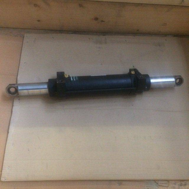 Steering Cylinder for Caterpillar P5000 - Υδραυλικός κύλινδρος για Ανυψωτικό μηχάνημα: φωτογραφία 2 Steering Cylinder for Caterpillar P5000 - Υδραυλικός κύλινδρος για Ανυψωτικό μηχάνημα: φωτογραφία 2