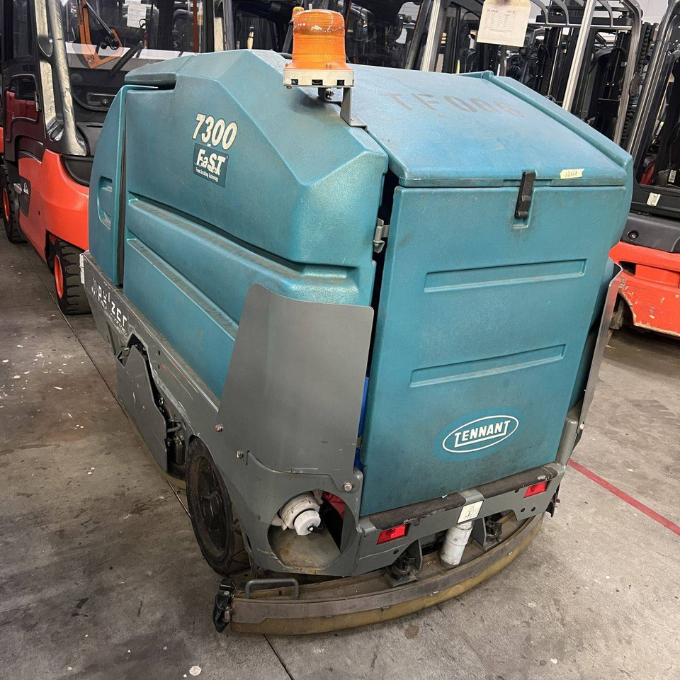 Tennant 7300 Fast - Μηχάνημα πλύσης-στέγνωσης: φωτογραφία 1 Tennant 7300 Fast - Μηχάνημα πλύσης-στέγνωσης: φωτογραφία 1