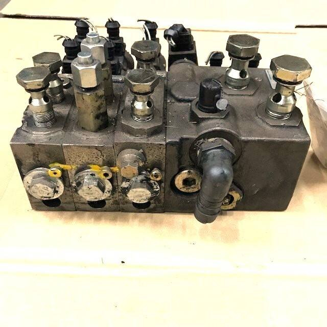 Valve Block for Still R60-30,R60-35, R60-40, R60-45, R60-50 - Υδραυλική βαλβίδα για Ανυψωτικό μηχάνημα: φωτογραφία 3 Valve Block for Still R60-30,R60-35, R60-40, R60-45, R60-50 - Υδραυλική βαλβίδα για Ανυψωτικό μηχάνημα: φωτογραφία 3