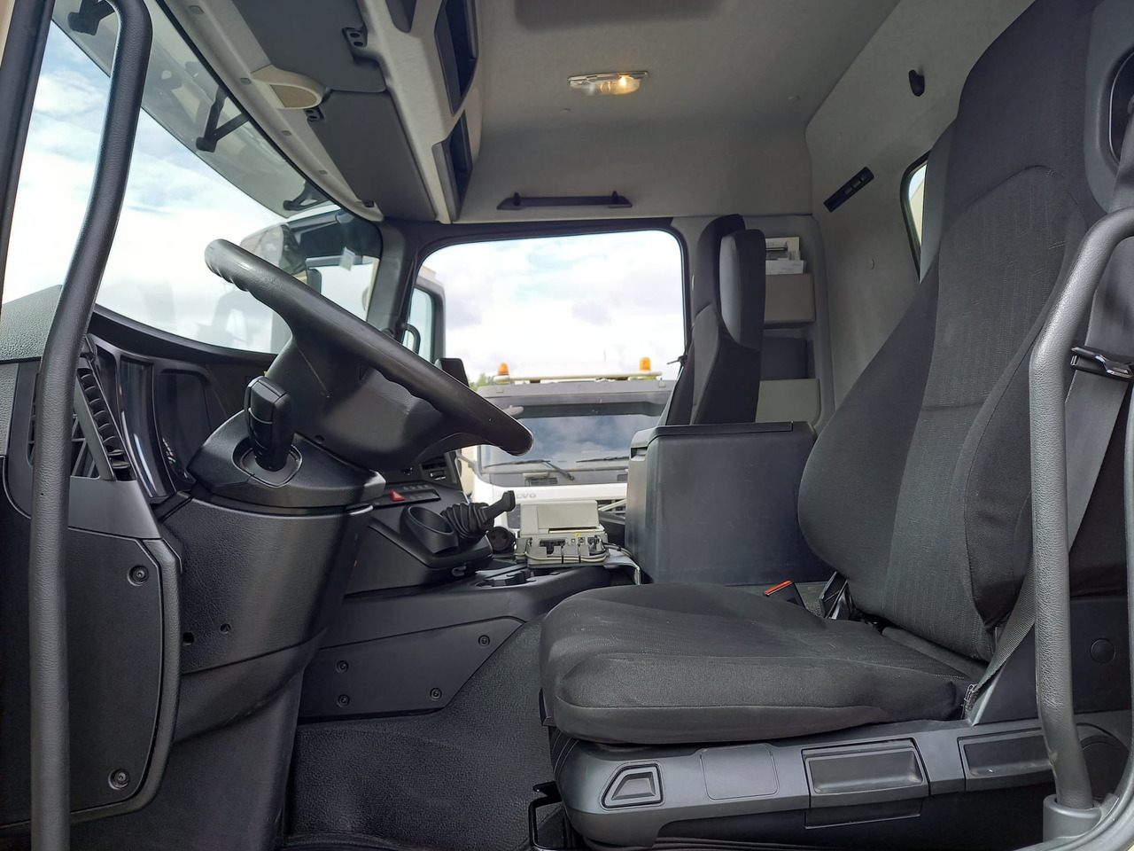 MERCEDES ANTOS - Φορτηγό βυτιοφόρο: φωτογραφία 2 MERCEDES ANTOS - Φορτηγό βυτιοφόρο: φωτογραφία 2