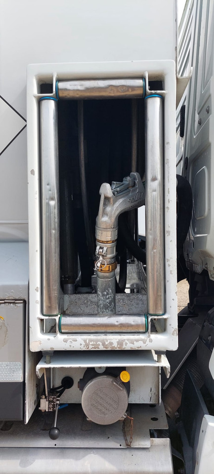 MERCEDES Antos - Φορτηγό βυτιοφόρο: φωτογραφία 3 MERCEDES Antos - Φορτηγό βυτιοφόρο: φωτογραφία 3