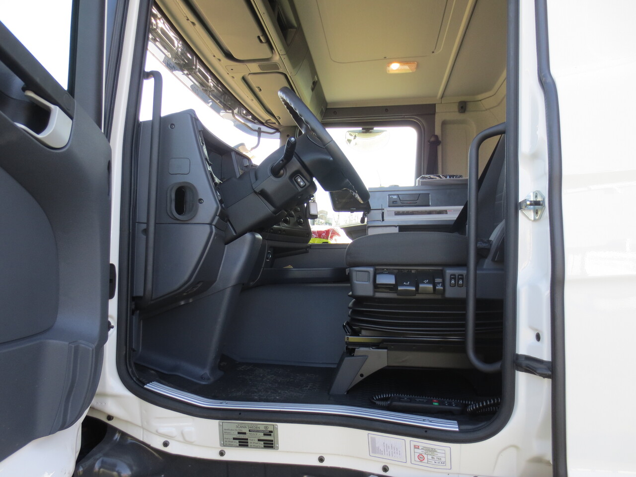 SCANIA G410 - Φορτηγό βυτιοφόρο: φωτογραφία 3 SCANIA G410 - Φορτηγό βυτιοφόρο: φωτογραφία 3