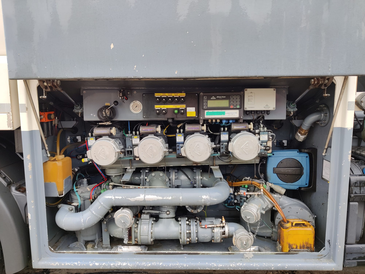 Φορτηγό βυτιοφόρο SCANIA P400: φωτογραφία 11 Φορτηγό βυτιοφόρο SCANIA P400: φωτογραφία 11