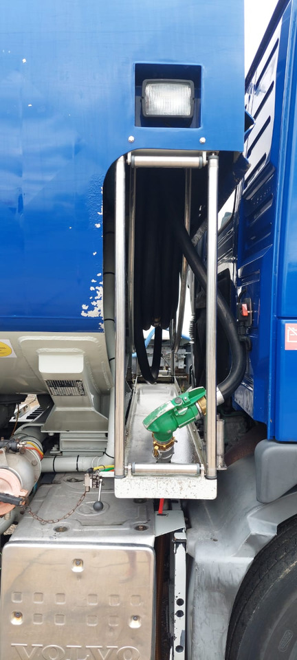 VOLVO FM - Φορτηγό βυτιοφόρο: φωτογραφία 4 VOLVO FM - Φορτηγό βυτιοφόρο: φωτογραφία 4