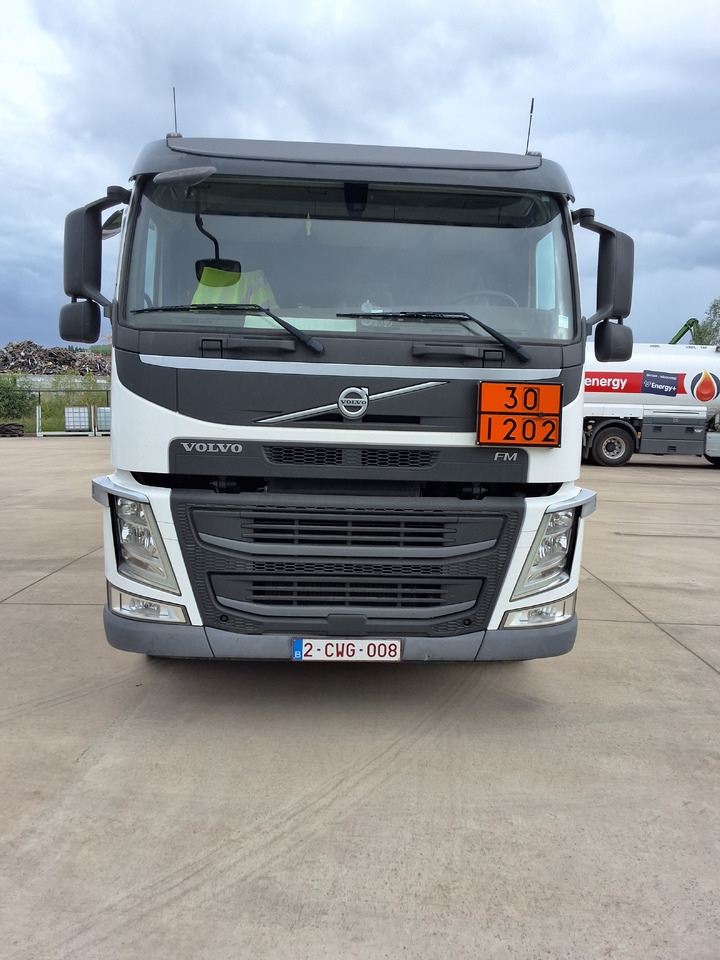 VOLVO FM - Φορτηγό βυτιοφόρο: φωτογραφία 1 VOLVO FM - Φορτηγό βυτιοφόρο: φωτογραφία 1