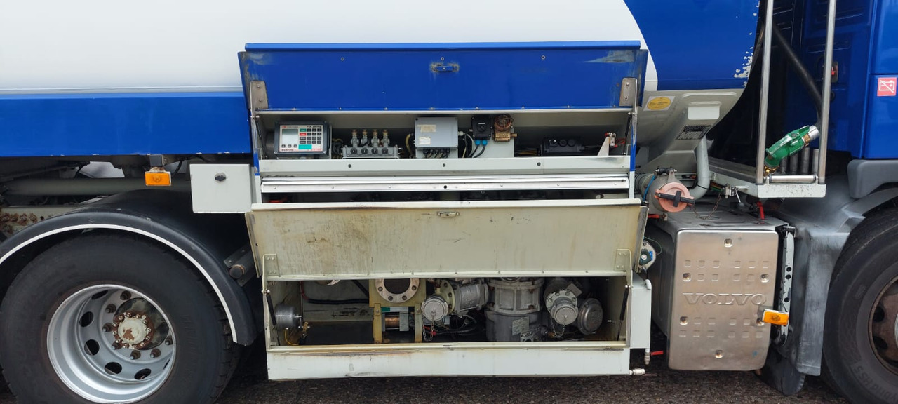 VOLVO FM - Φορτηγό βυτιοφόρο: φωτογραφία 3 VOLVO FM - Φορτηγό βυτιοφόρο: φωτογραφία 3