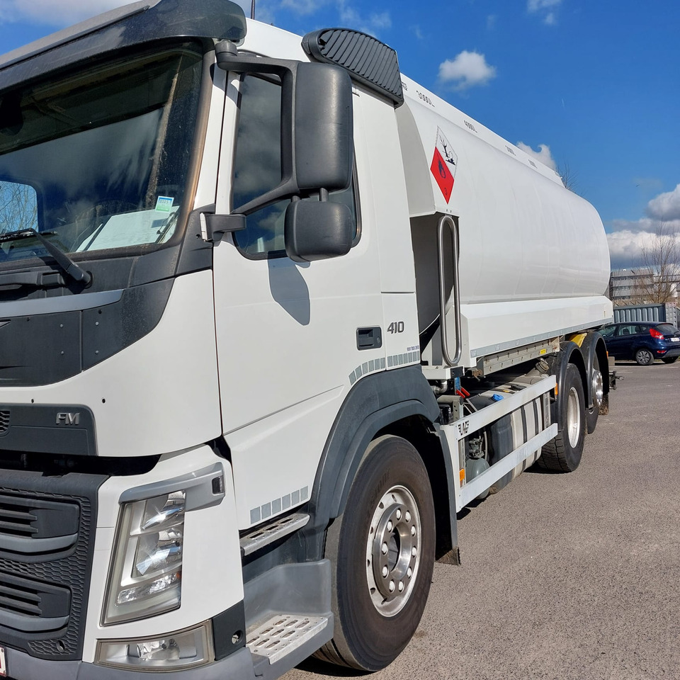 VOLVO FM - Φορτηγό βυτιοφόρο: φωτογραφία 1 VOLVO FM - Φορτηγό βυτιοφόρο: φωτογραφία 1