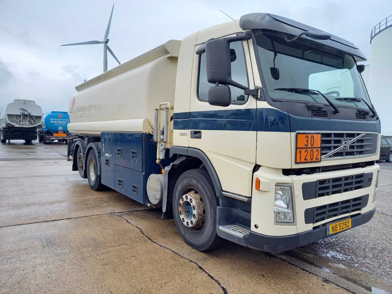Φορτηγό βυτιοφόρο Volvo FM: φωτογραφία 6