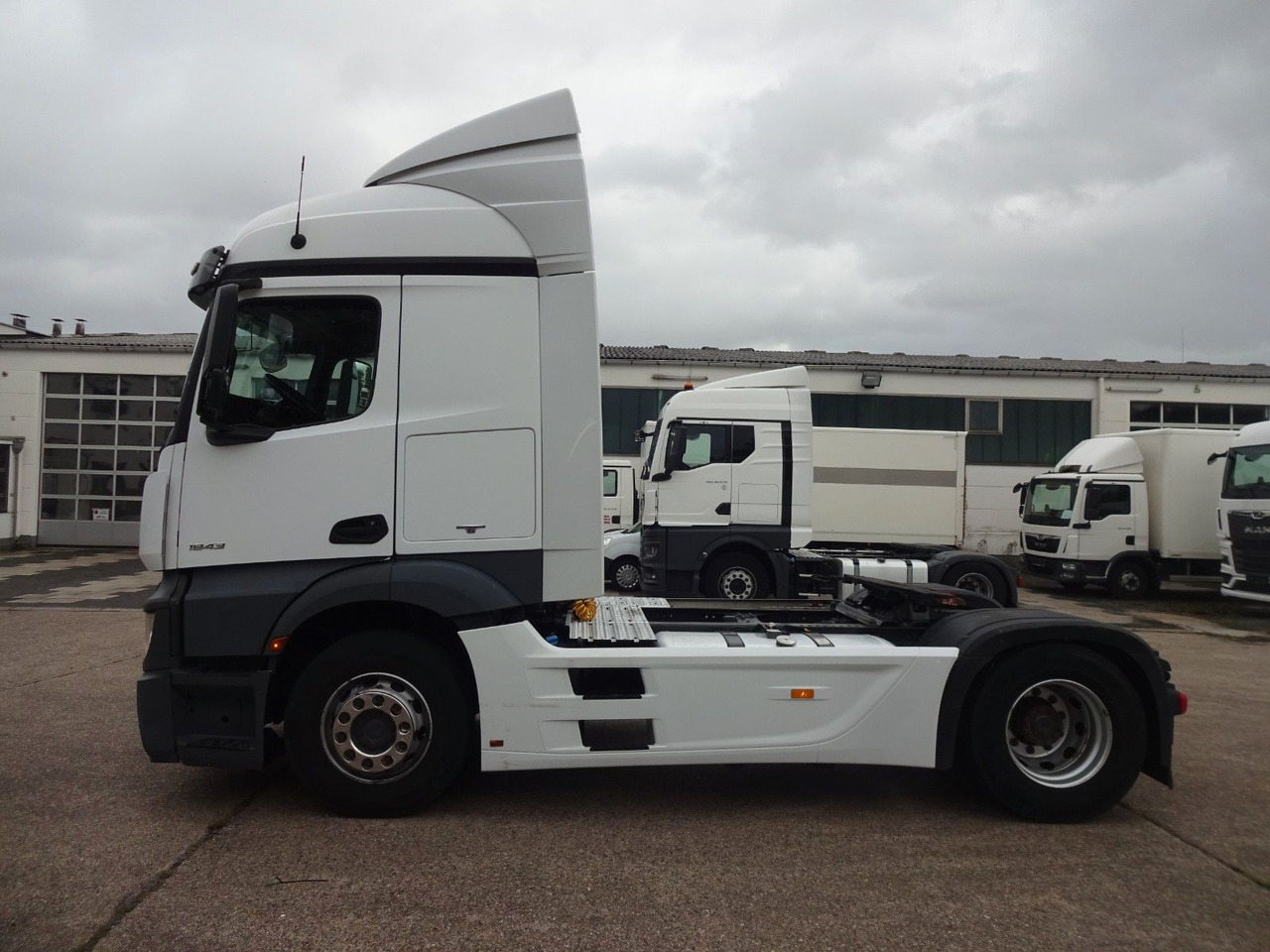 Mercedes-Benz 1843, Retarder, Klima - Τράκτορας: φωτογραφία 4 Mercedes-Benz 1843, Retarder, Klima - Τράκτορας: φωτογραφία 4