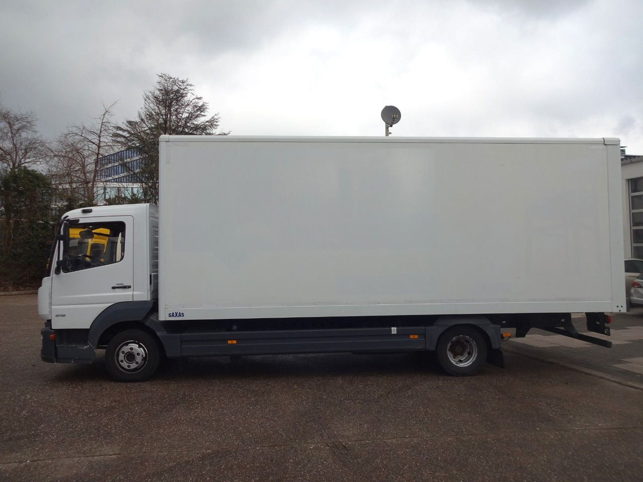 Mercedes-Benz Atego 818, Koffer mit Rolltor - Επαγγελματικό αυτοκίνητο κόφα: φωτογραφία 4 Mercedes-Benz Atego 818, Koffer mit Rolltor - Επαγγελματικό αυτοκίνητο κόφα: φωτογραφία 4