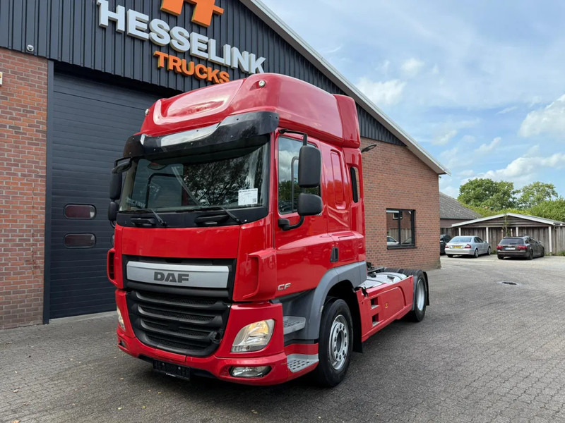 DAF CF 400 4X2 FT Space Cab Side skirts - Τράκτορας: φωτογραφία 1 DAF CF 400 4X2 FT Space Cab Side skirts - Τράκτορας: φωτογραφία 1
