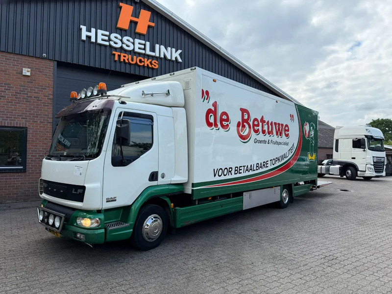 DAF LF 45.220 Laadklep/LBW Zijdeur Airco Slaapcabine AHK - Φορτηγό κόφα: φωτογραφία 1 DAF LF 45.220 Laadklep/LBW Zijdeur Airco Slaapcabine AHK - Φορτηγό κόφα: φωτογραφία 1