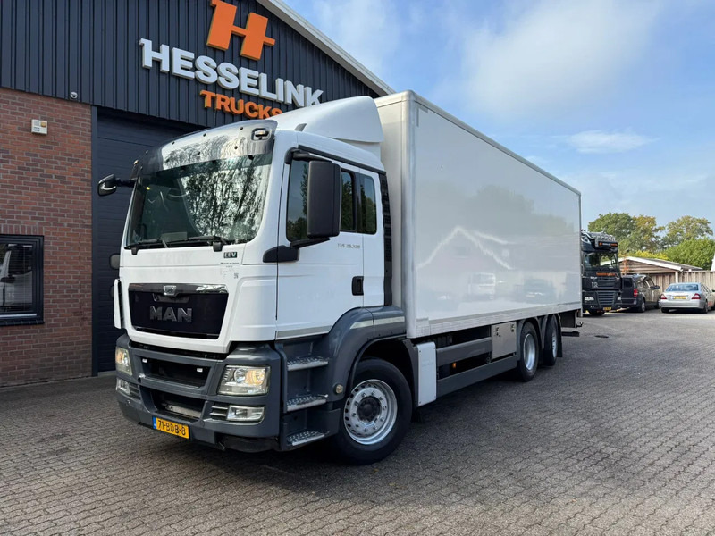 MAN TGS 26.320 Koffer Stuuras AHK 3.000KG LBW 353.980KM! NL Truck APK/TUV 11-03-2026 - Φορτηγό κόφα: φωτογραφία 1 MAN TGS 26.320 Koffer Stuuras AHK 3.000KG LBW 353.980KM! NL Truck APK/TUV 11-03-2026 - Φορτηγό κόφα: φωτογραφία 1