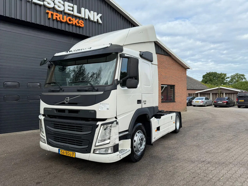 Volvo FM 330 Slaapcabine Side skirts NL Truck APK/TUV 05-2026 - Τράκτορας: φωτογραφία 1 Volvo FM 330 Slaapcabine Side skirts NL Truck APK/TUV 05-2026 - Τράκτορας: φωτογραφία 1