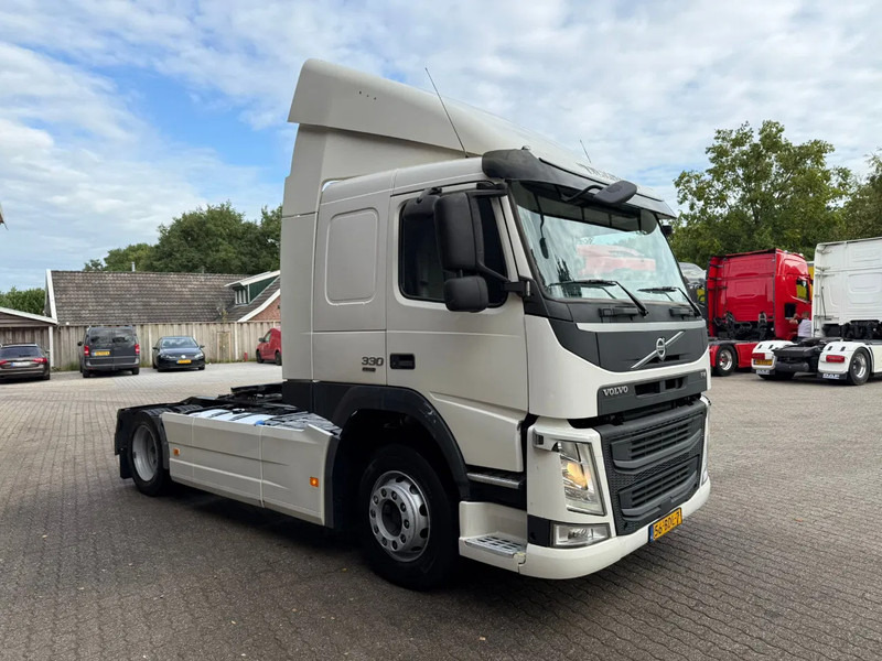 Volvo FM 330 Slaapcabine Side skirts NL Truck APK/TUV 05-2026 - Τράκτορας: φωτογραφία 2 Volvo FM 330 Slaapcabine Side skirts NL Truck APK/TUV 05-2026 - Τράκτορας: φωτογραφία 2