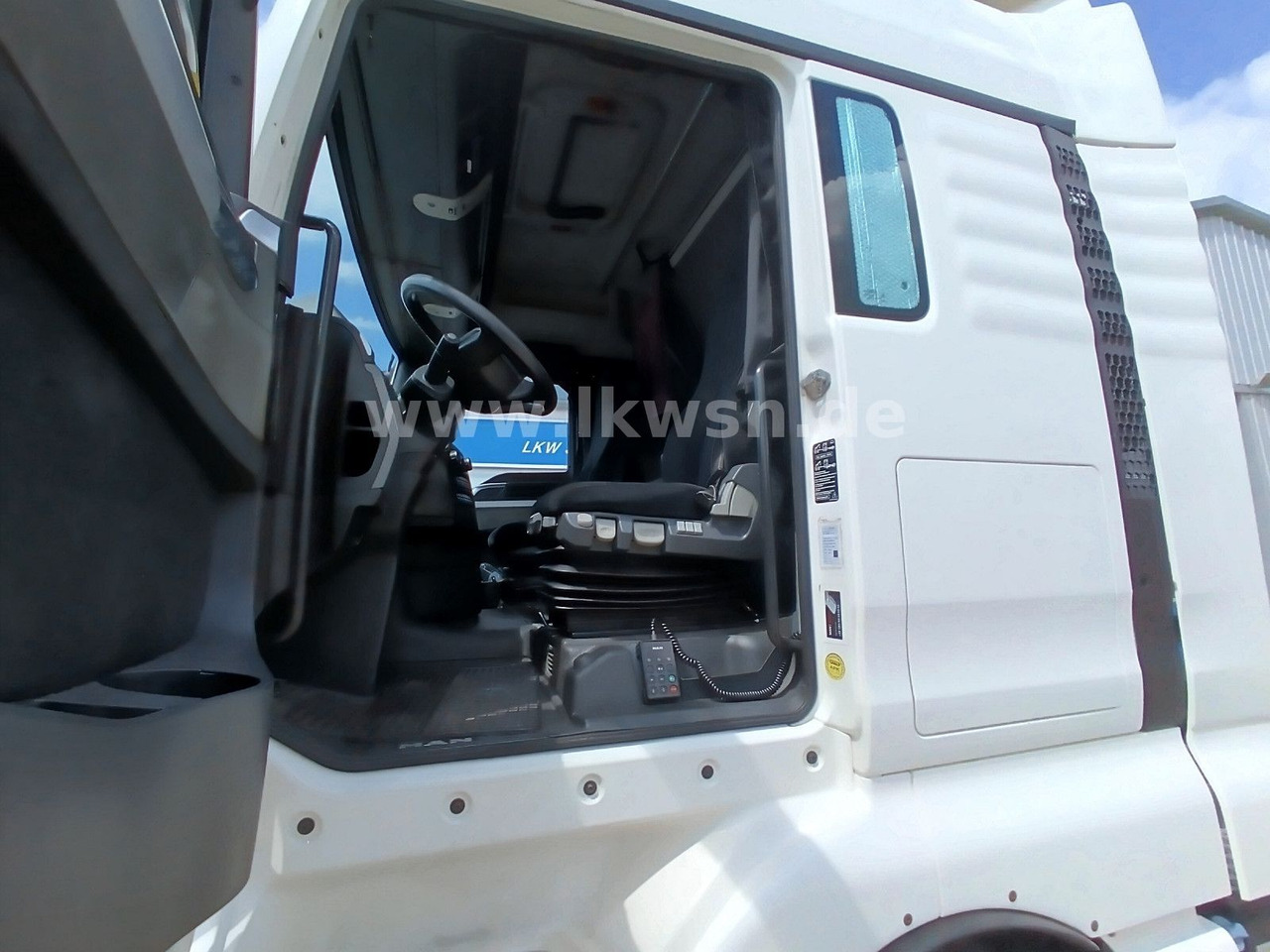 Τράκτορας MAN TGX 18:440 FLT XLX 2xTank Klima Spoiler Kühlbox MAN TGX 18:440 FLT XLX 2xTank Klima Spoiler Kühlbox: φωτογραφία 13