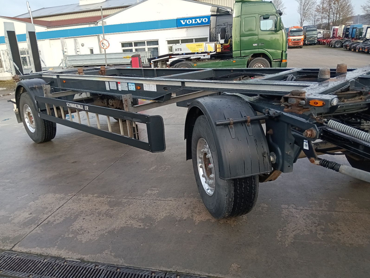 Schwarzmüller 2-A BDF 1,22/1,32 ALCOA Alufelgen ADR 120tkm TÜV Schwarzmüller 2-A BDF 1,22/1,32 ALCOA Alufelgen ADR 120tkm TÜV - Ρυμούλκα μεταφοράς εμπορευματοκιβωτίων/ Κινητό αμάξωμα: φωτογραφία 5 Schwarzmüller 2-A BDF 1,22/1,32 ALCOA Alufelgen ADR 120tkm TÜV Schwarzmüller 2-A BDF 1,22/1,32 ALCOA Alufelgen ADR 120tkm TÜV - Ρυμούλκα μεταφοράς εμπορευματοκιβωτίων/ Κινητό αμάξωμα: φωτογραφία 5