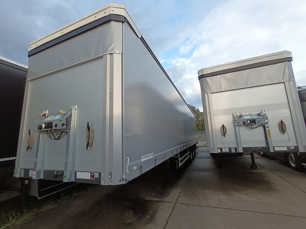 Schwarzmüller PowerLine LIFT/LENKACHSE HUBDACH 5880kg NEU Schwarzmüller PowerLine LIFT/LENKACHSE HUBDACH 5880kg NEU - Επικαθήμενο κουρτίνα: φωτογραφία 3 Schwarzmüller PowerLine LIFT/LENKACHSE HUBDACH 5880kg NEU Schwarzmüller PowerLine LIFT/LENKACHSE HUBDACH 5880kg NEU - Επικαθήμενο κουρτίνα: φωτογραφία 3