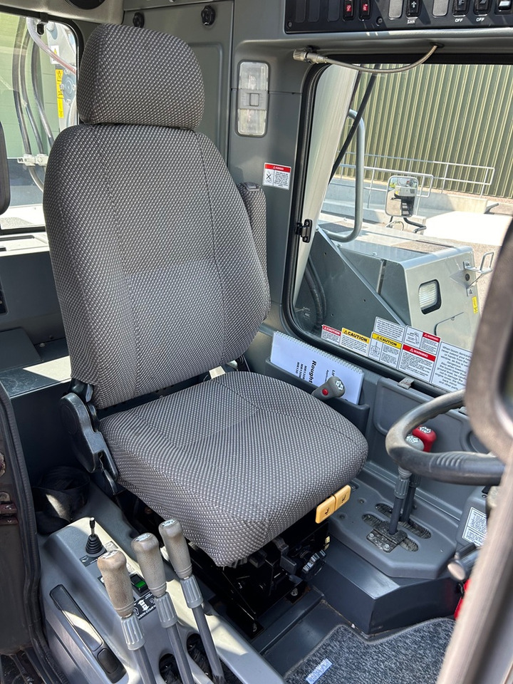 Τηλεσκοπικός γερανός KATO 13 Ton City Crane - Only 17,000Kms from New: φωτογραφία 16