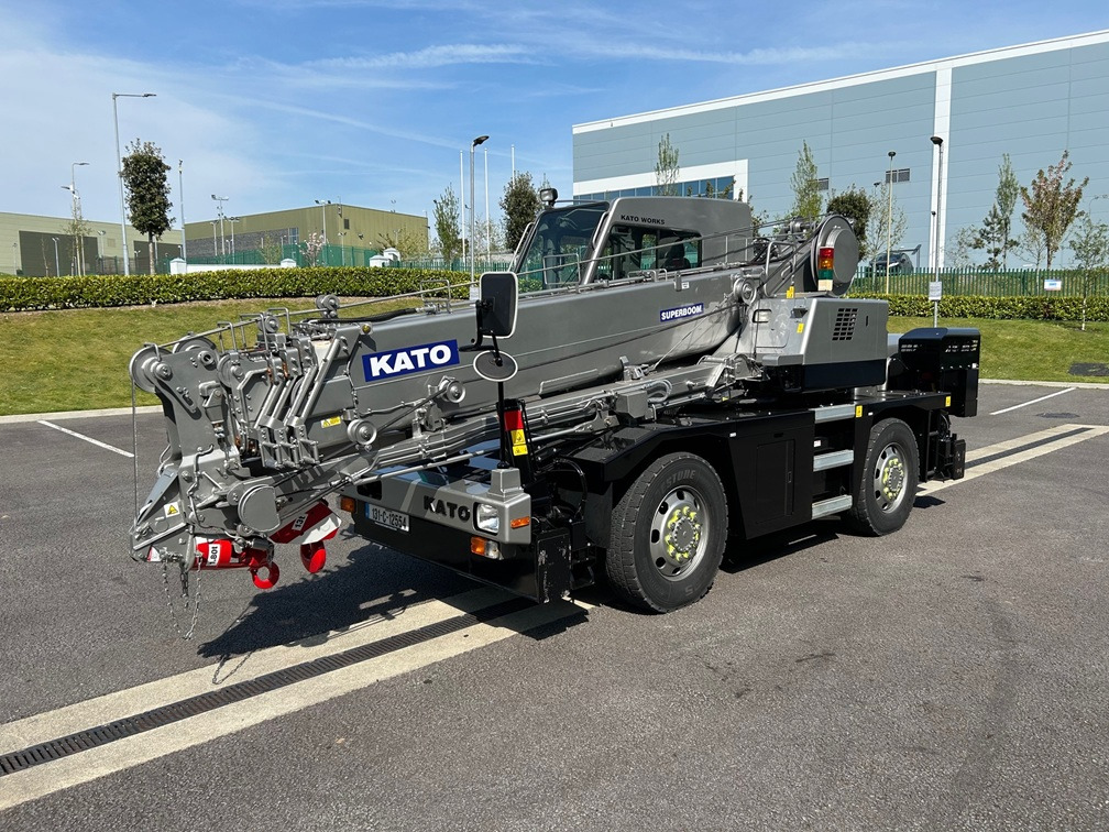 Τηλεσκοπικός γερανός KATO 13 Ton City Crane - Only 17,000Kms from New: φωτογραφία 7