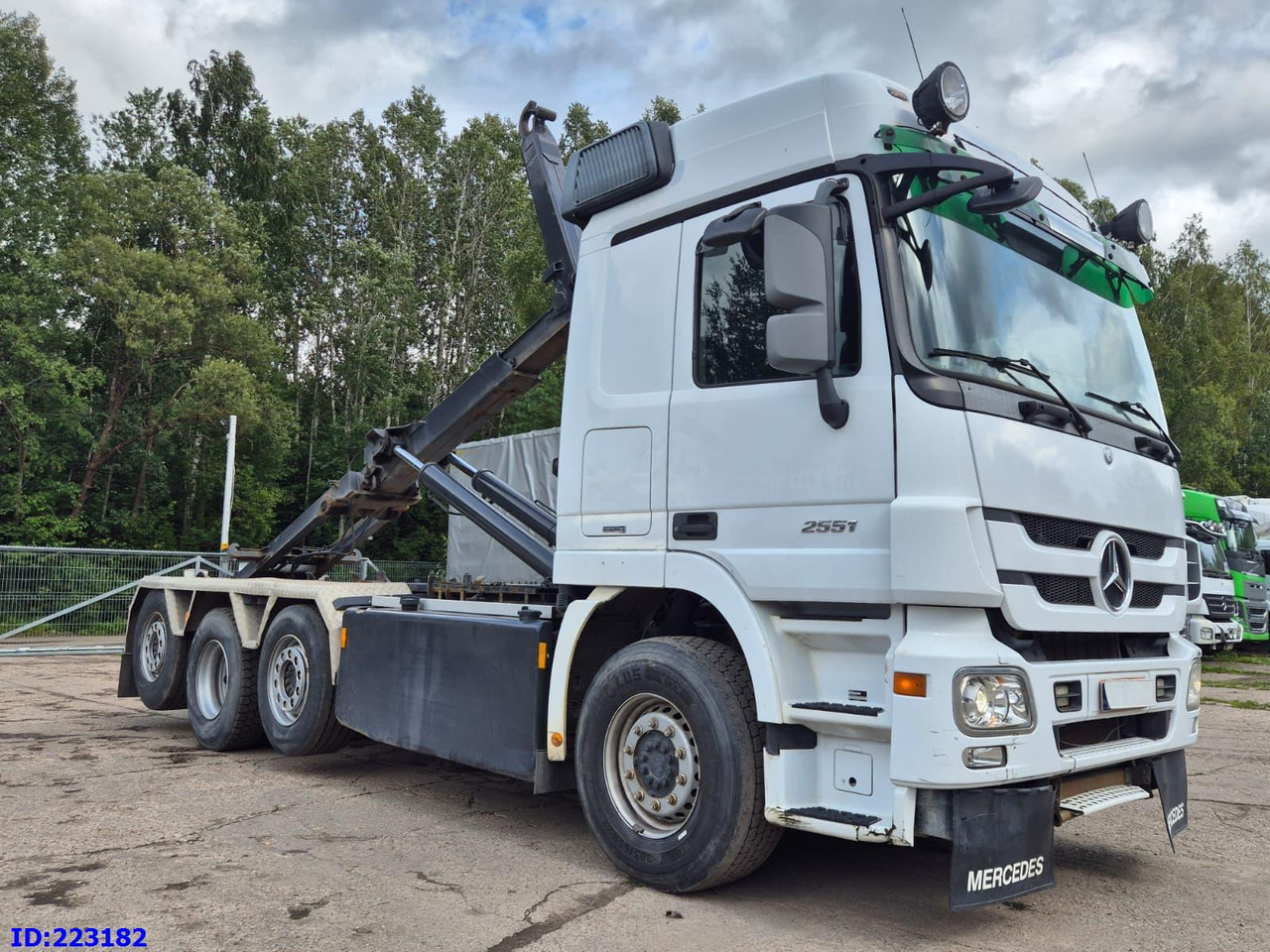 MERCEDES-BENZ Actros 2551 8x2 V8 Retarder - Φορτηγό φόρτωσης γάντζου: φωτογραφία 4 MERCEDES-BENZ Actros 2551 8x2 V8 Retarder - Φορτηγό φόρτωσης γάντζου: φωτογραφία 4