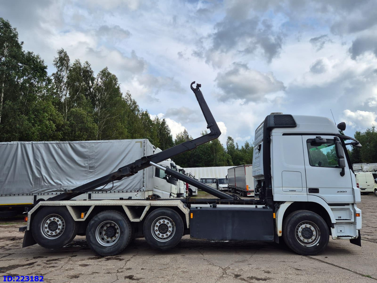 MERCEDES-BENZ Actros 2551 8x2 V8 Retarder - Φορτηγό φόρτωσης γάντζου: φωτογραφία 5 MERCEDES-BENZ Actros 2551 8x2 V8 Retarder - Φορτηγό φόρτωσης γάντζου: φωτογραφία 5