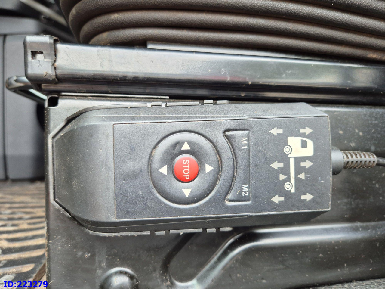 Φορτηγό σασί MERCEDES-BENZ Actros 3563  8×4 ( Steering axle): φωτογραφία 12