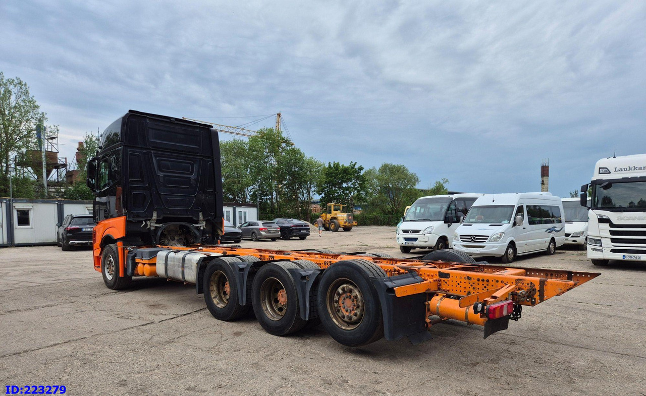 Φορτηγό σασί MERCEDES-BENZ Actros 3563  8×4 ( Steering axle): φωτογραφία 8
