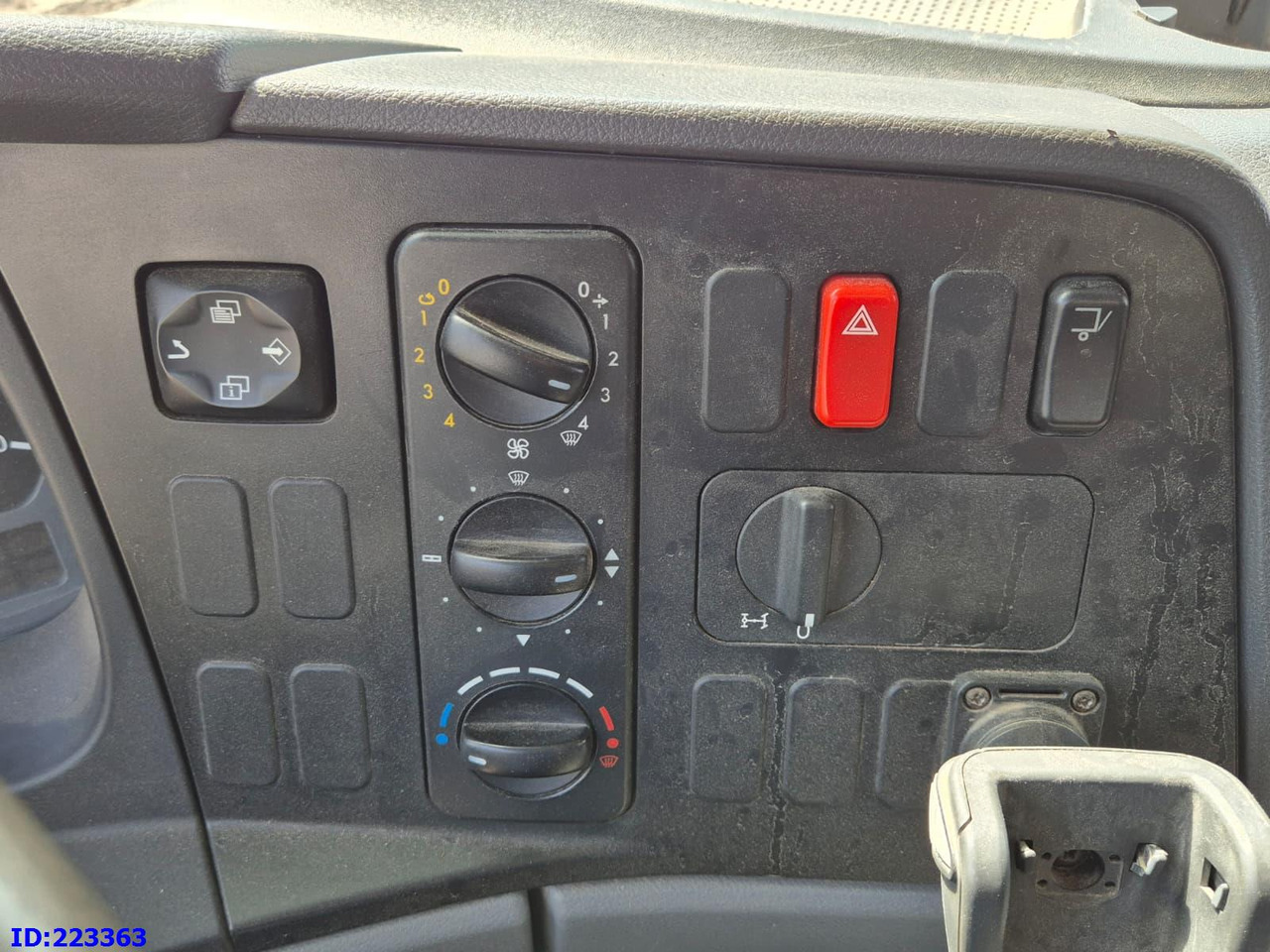 Φορτηγό σασί MERCEDES-BENZ Atego 1218 - Full steel - Manual (3 seats): φωτογραφία 10