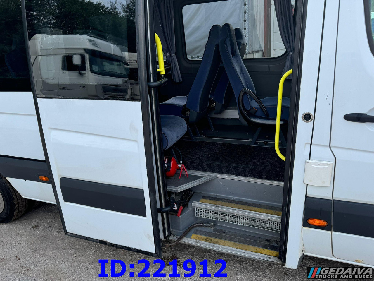 MERCEDES-BENZ Sprinter 518 VIP 17-Place - Πούλμαν: φωτογραφία 5 MERCEDES-BENZ Sprinter 518 VIP 17-Place - Πούλμαν: φωτογραφία 5